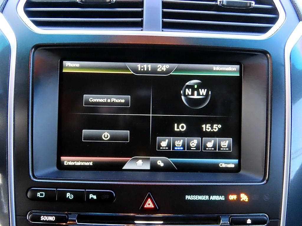 Ford Explorer — photo 13