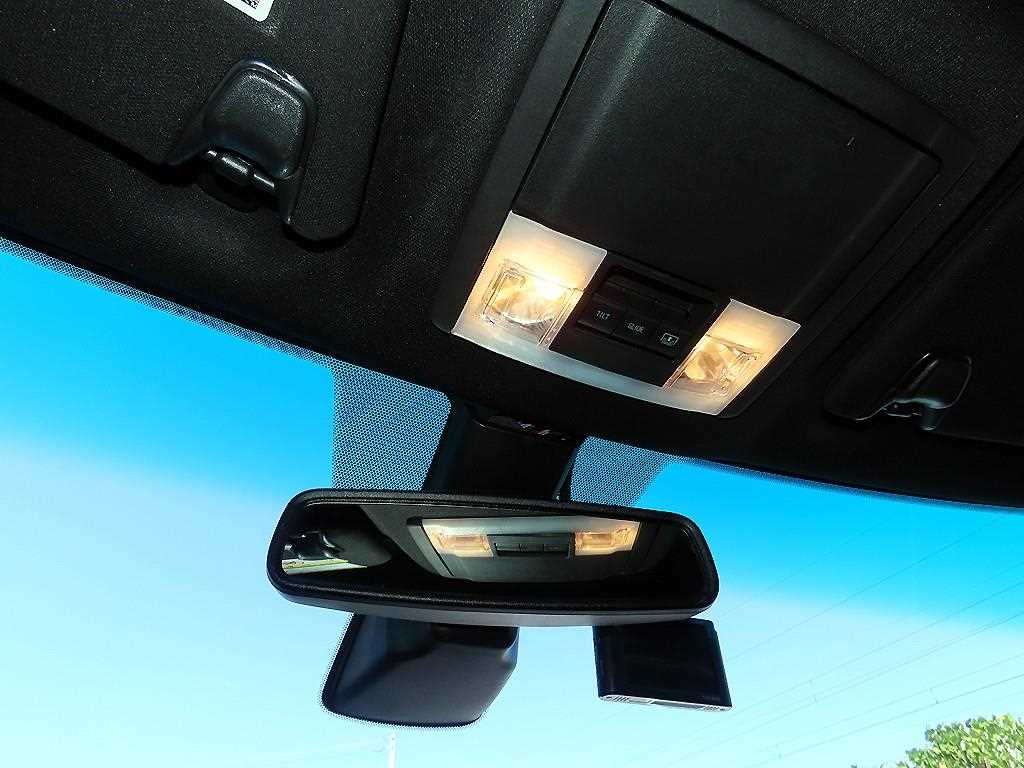 Ford Explorer — photo 15