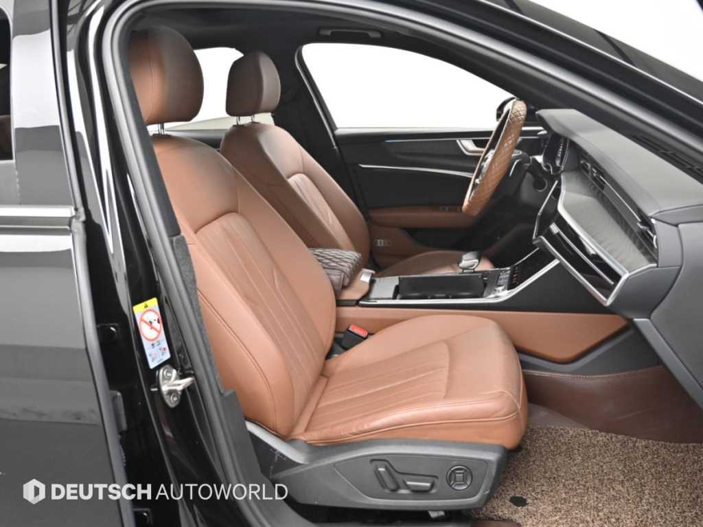 Audi A6 — photo 10