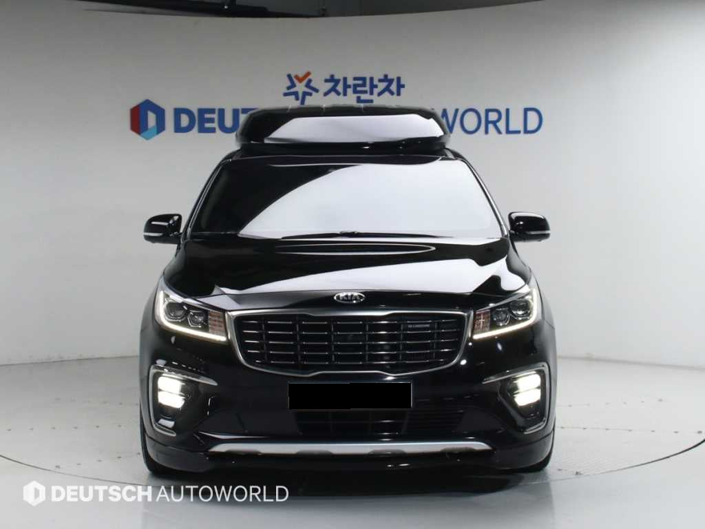Kia Carnival — photo 03