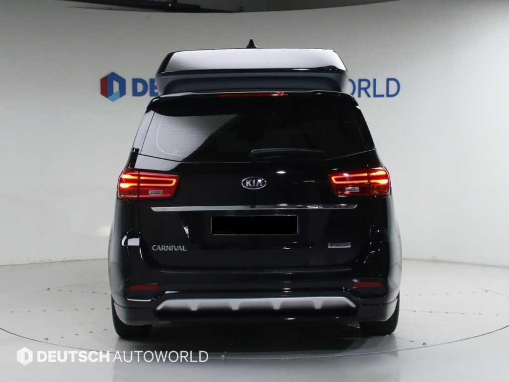 Kia Carnival — photo 04