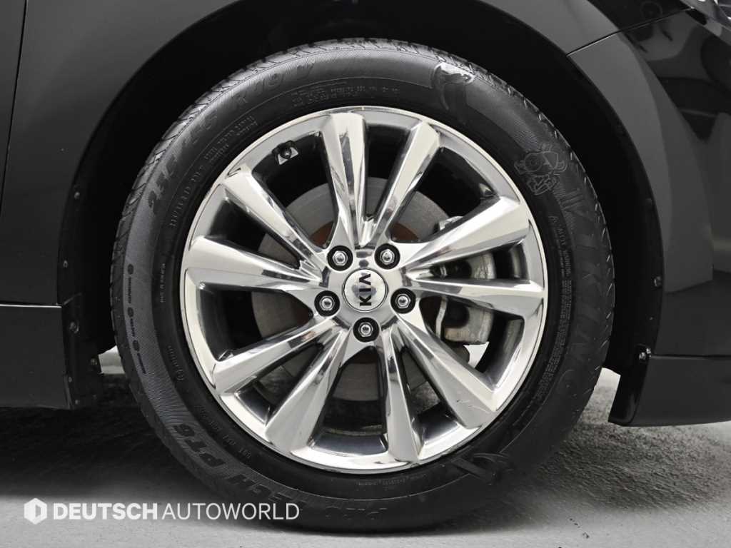Kia Carnival — photo 05