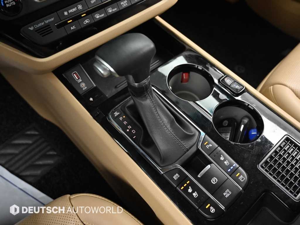 Kia Carnival — photo 09