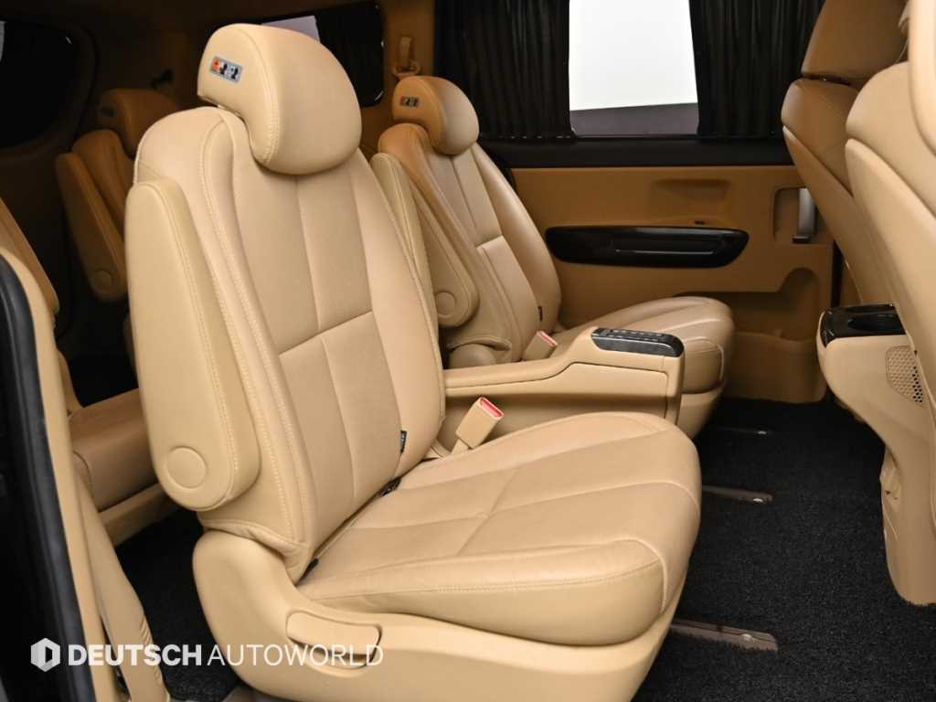 Kia Carnival — photo 12