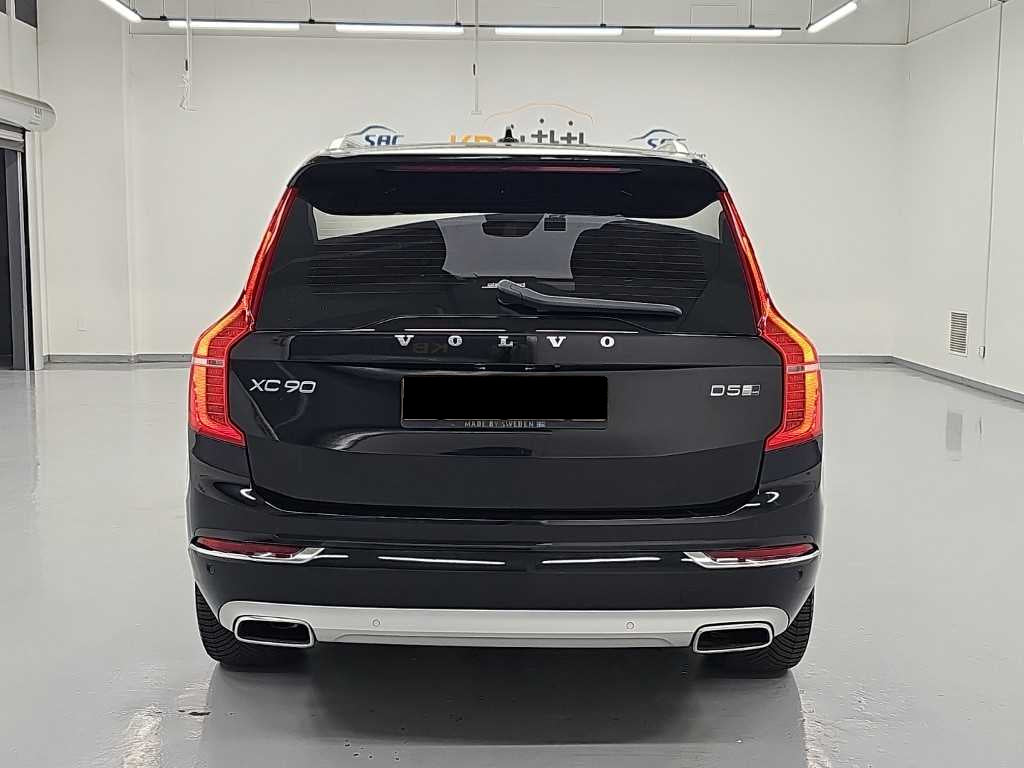 Volvo XC90 — photo 03