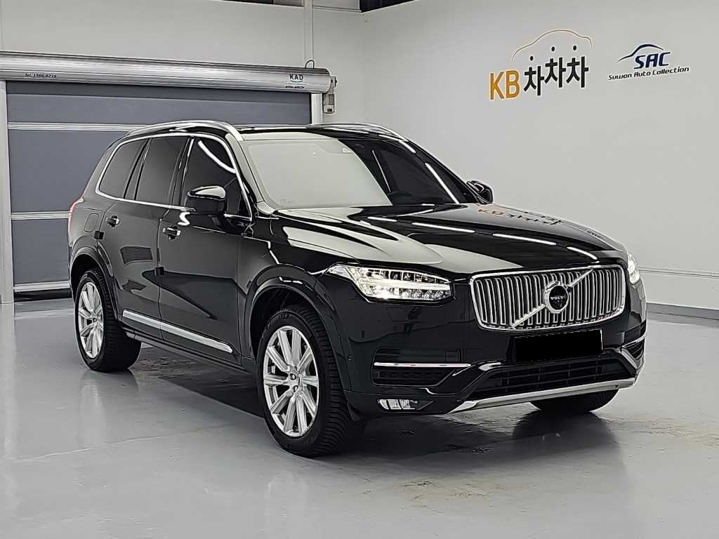 Volvo XC90 — photo 04