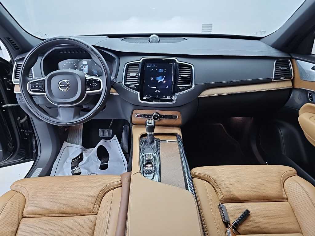 Volvo XC90 — photo 07