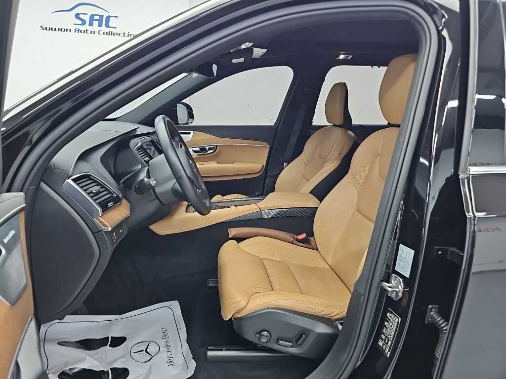 Volvo XC90 — photo 11