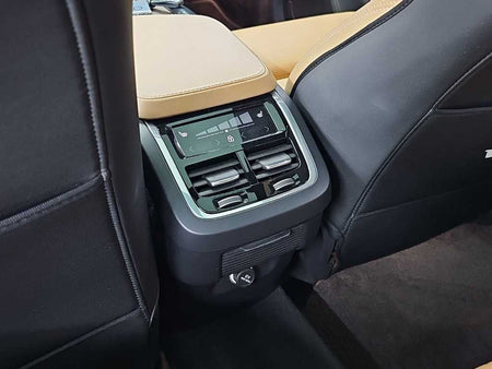 Volvo XC90 — photo 13