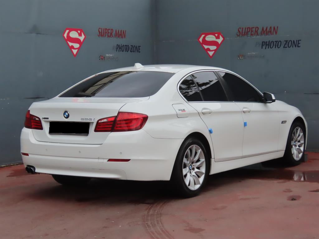 BMW 5-Series — photo 03
