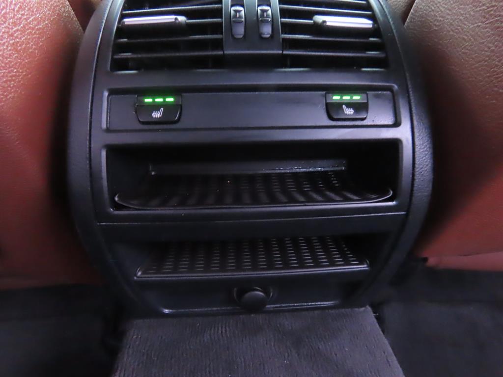 BMW 5-Series — photo 07