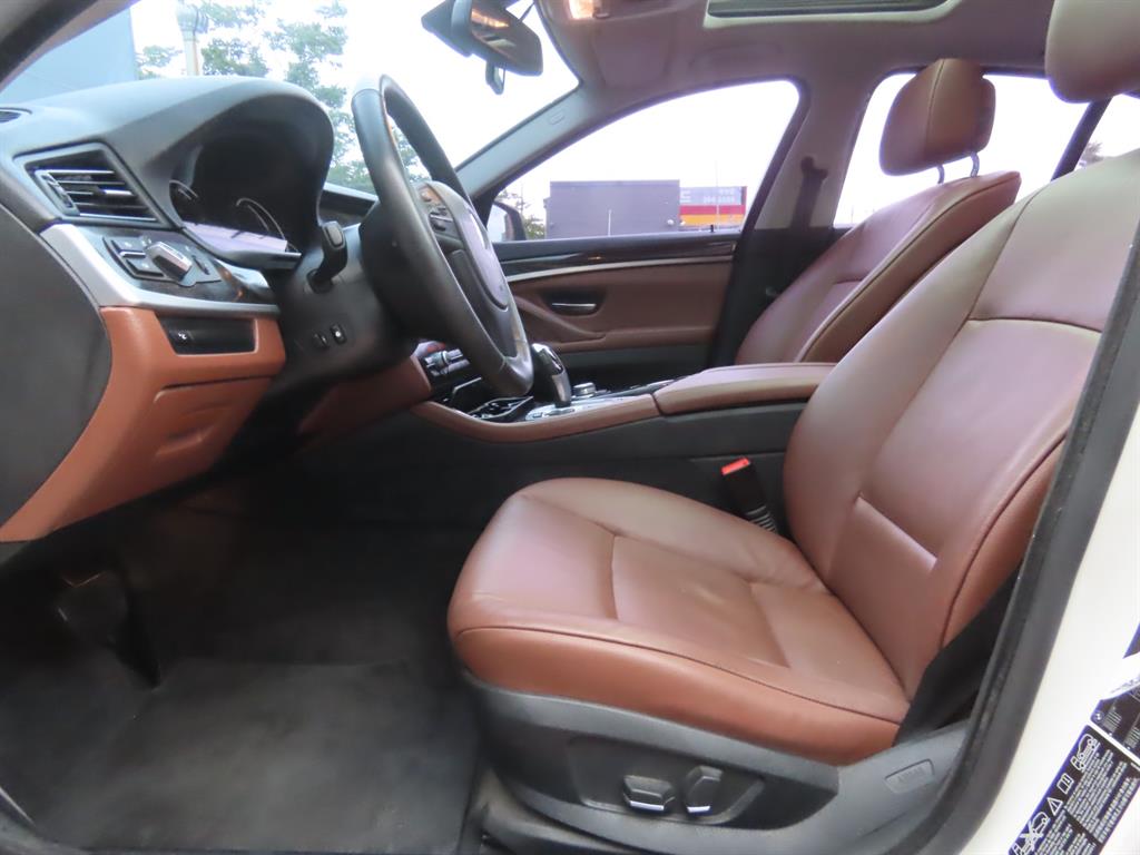 BMW 5-Series — photo 15