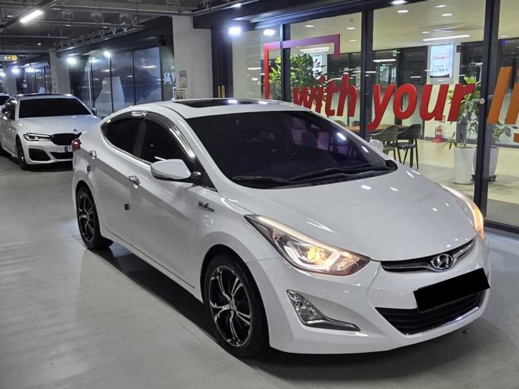 Hyundai Avante — photo 02