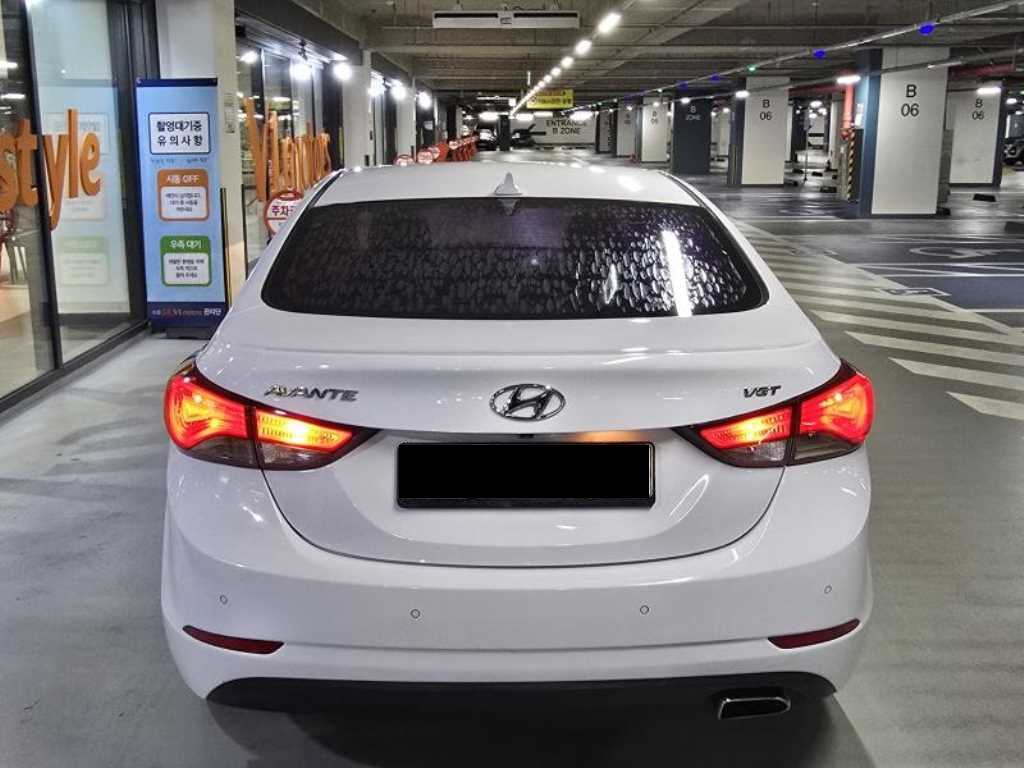 Hyundai Avante — photo 05