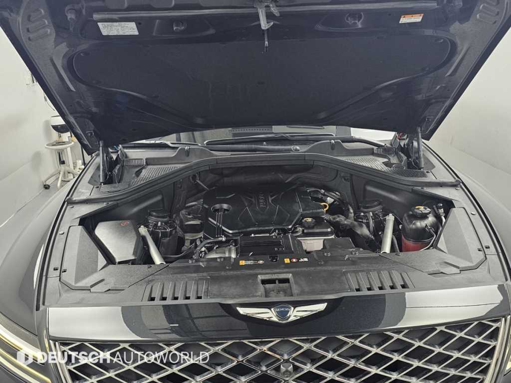 Genesis GV80 — photo 06