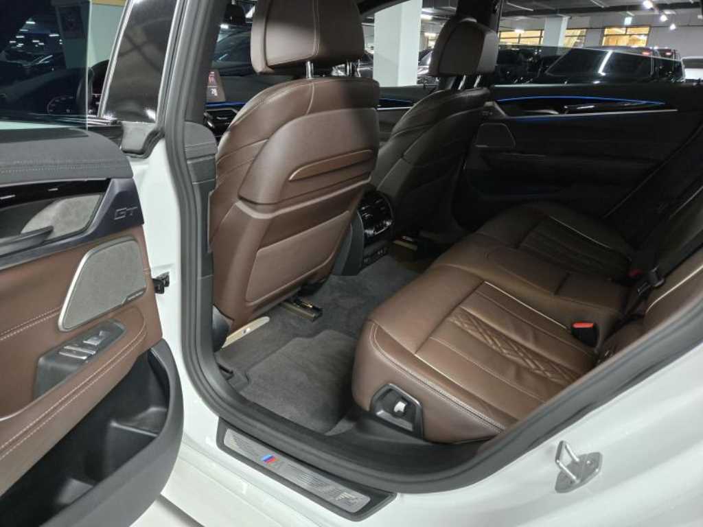 BMW Gran Turismo — photo 11