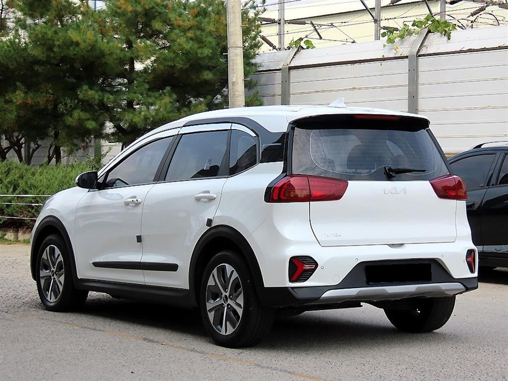 Kia Niro — photo 03