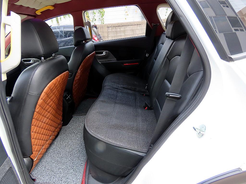 Kia Niro — photo 06