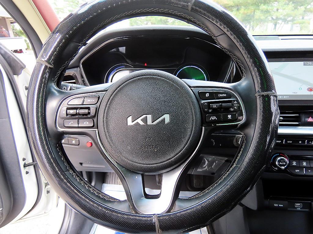 Kia Niro — photo 08