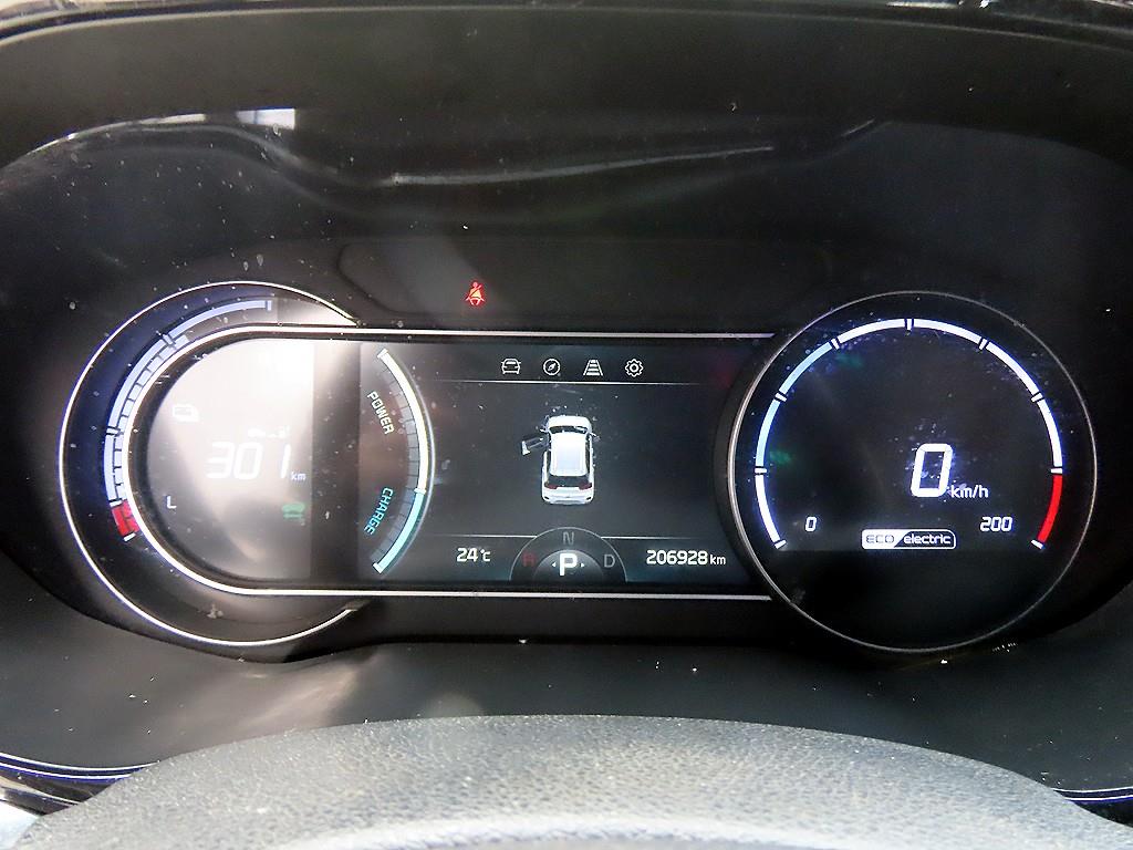 Kia Niro — photo 09