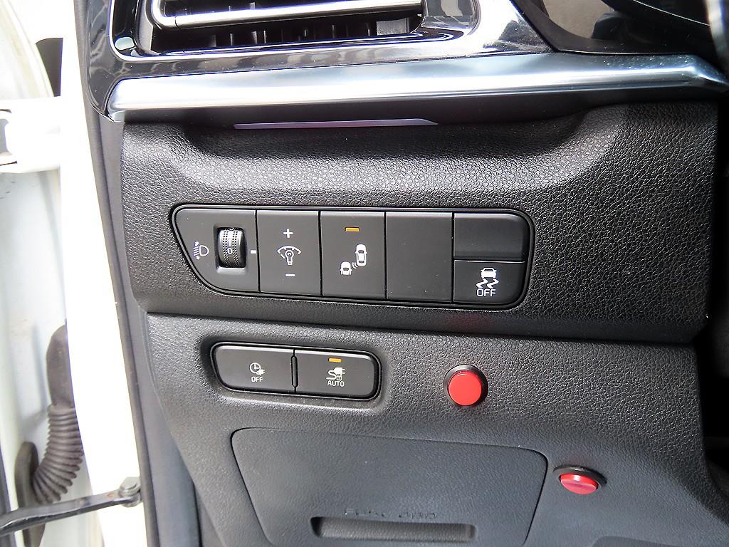 Kia Niro — photo 12