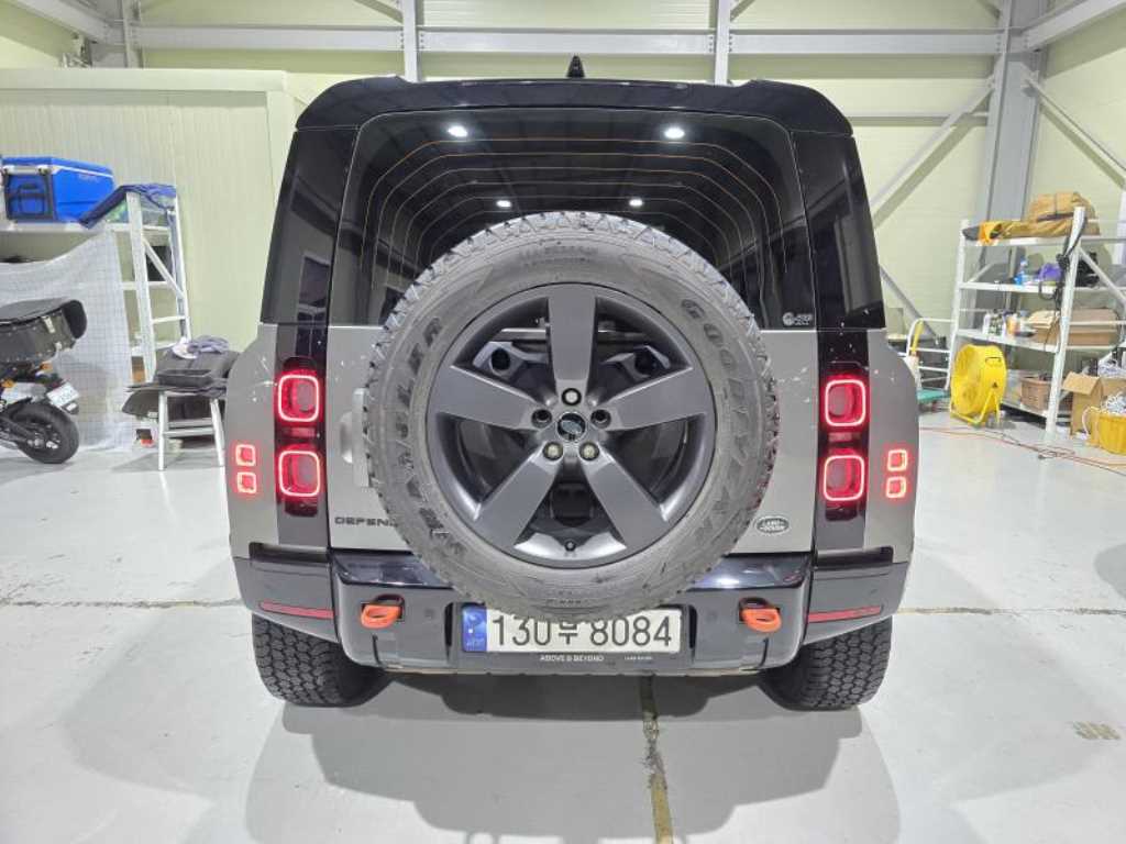 Land Rover Defender — photo 03