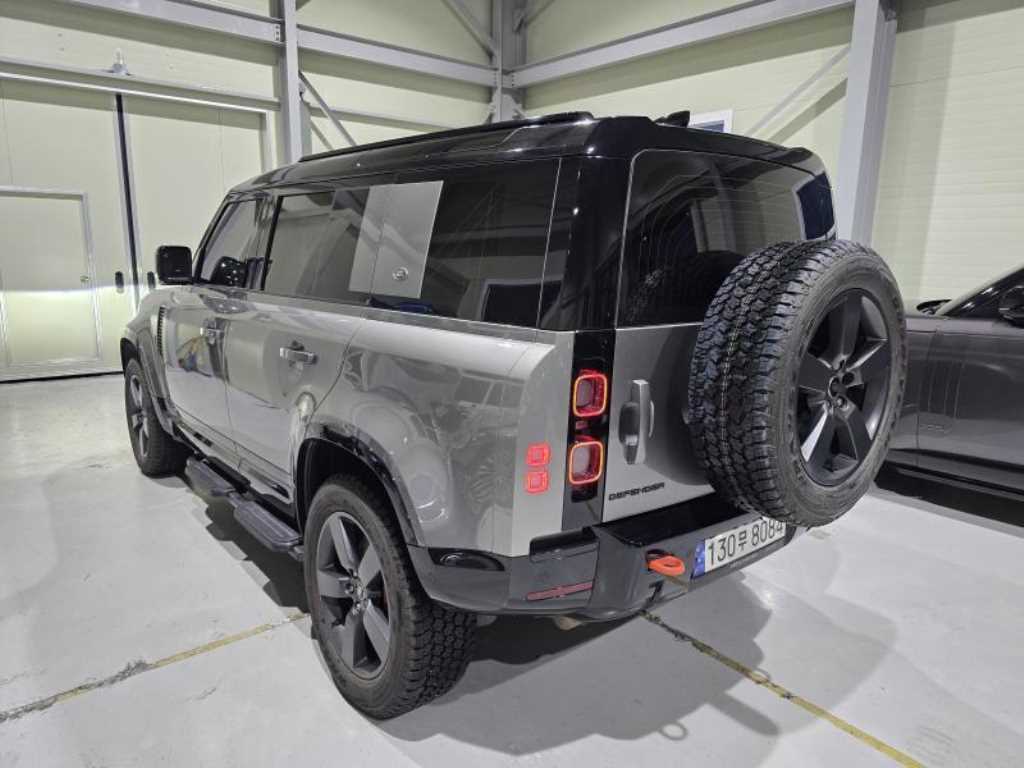Land Rover Defender — photo 04