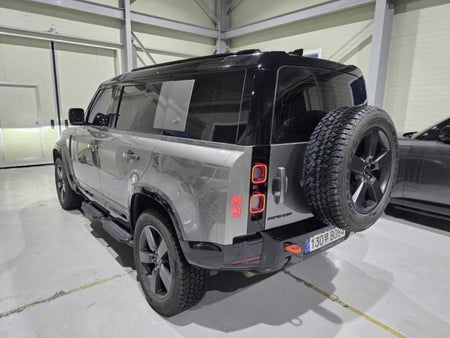 Land Rover Defender — photo 04