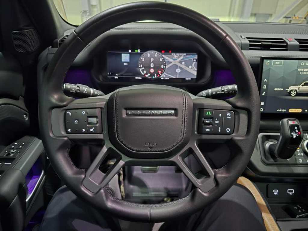 Land Rover Defender — photo 06