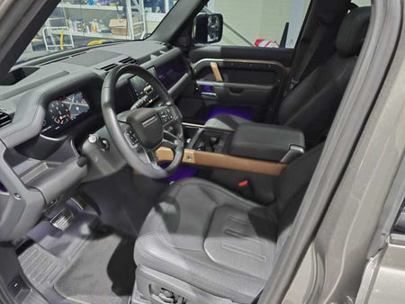 Land Rover Defender — photo 08