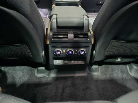 Land Rover Defender — photo 13