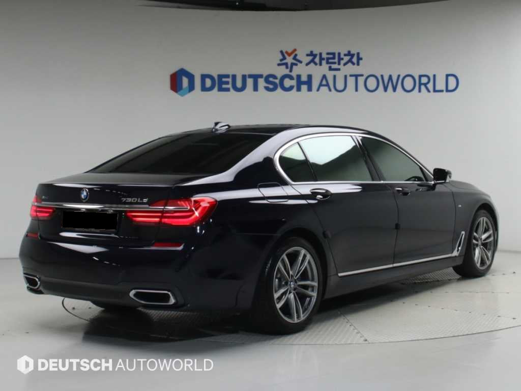 BMW 7-Series — photo 02