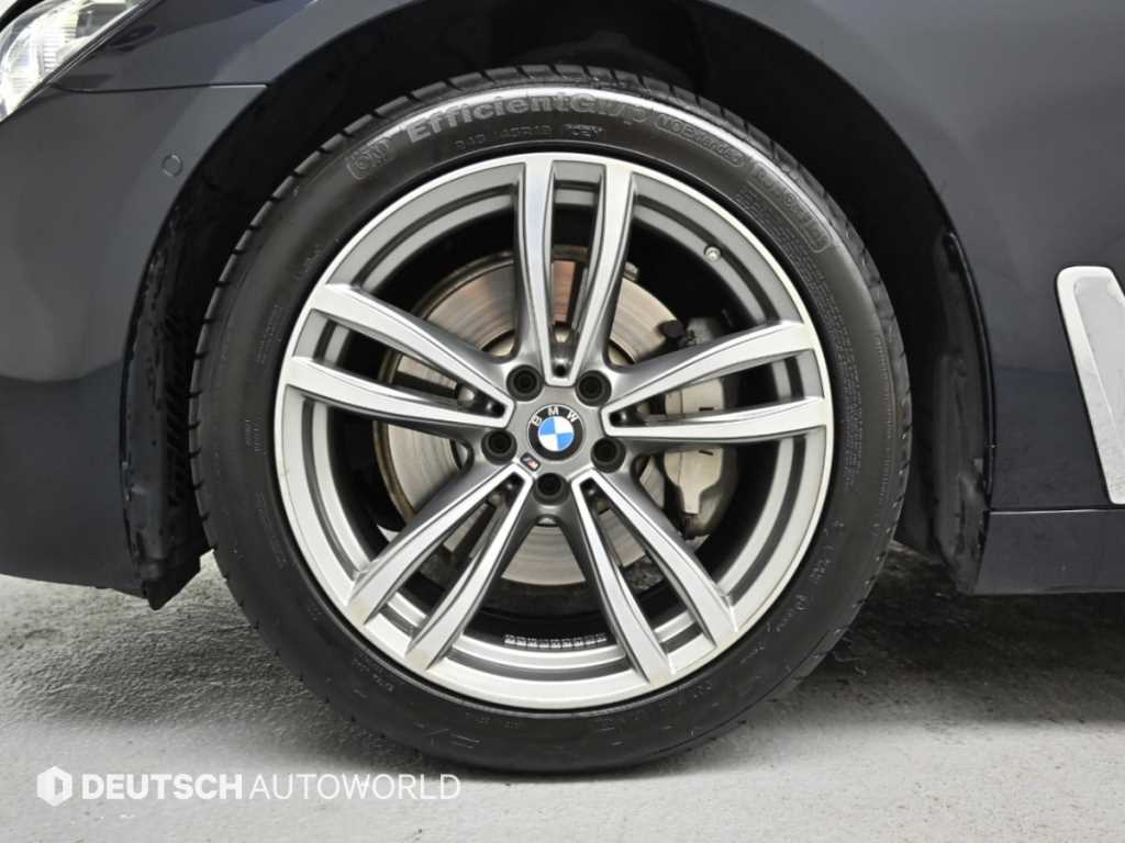 BMW 7-Series — photo 05