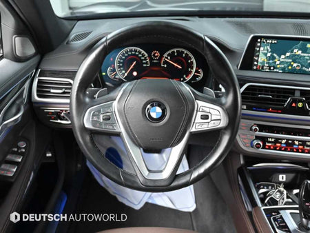 BMW 7-Series — photo 13