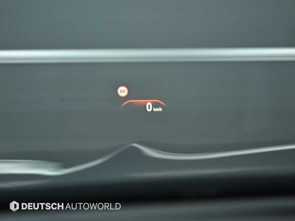 BMW 7-Series — photo 17