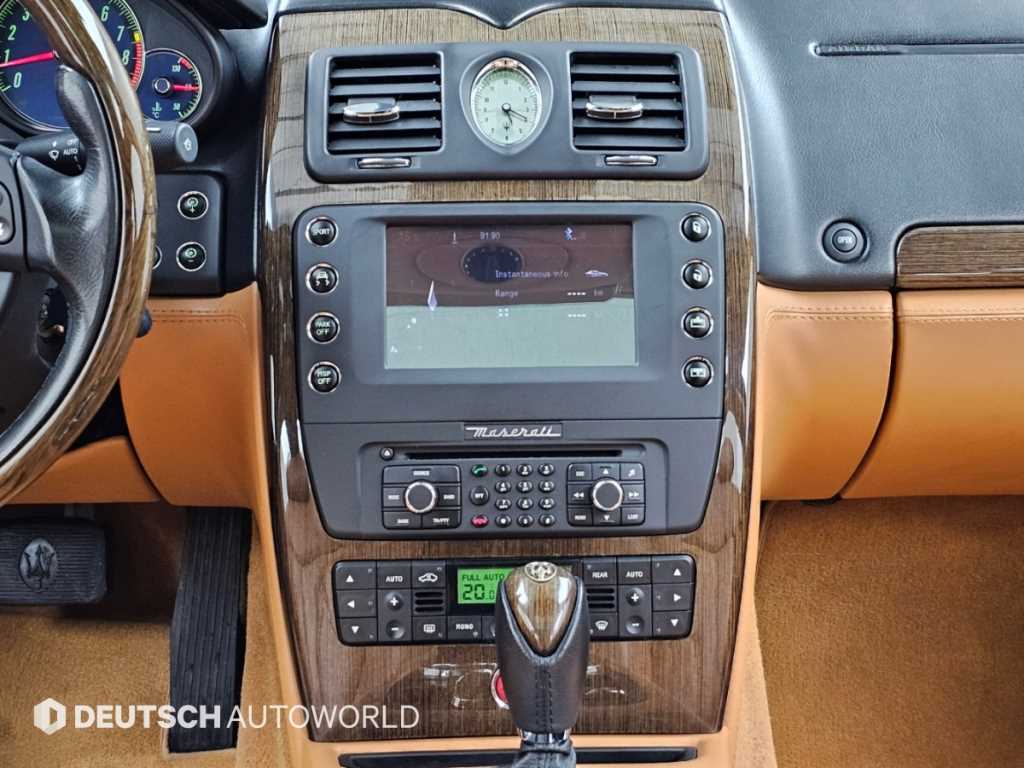 Maserati Quattroporte — photo 14