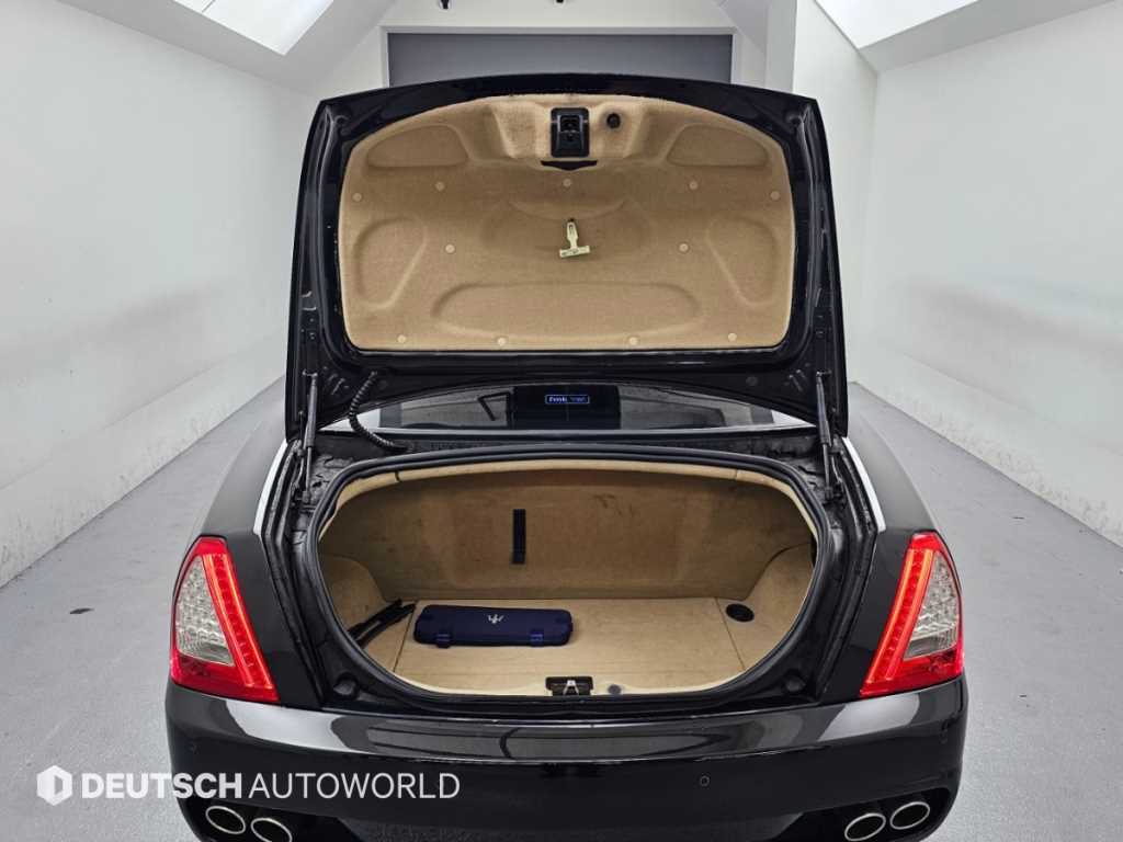 Maserati Quattroporte — photo 19