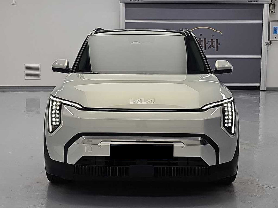 Kia EV3 — photo 02