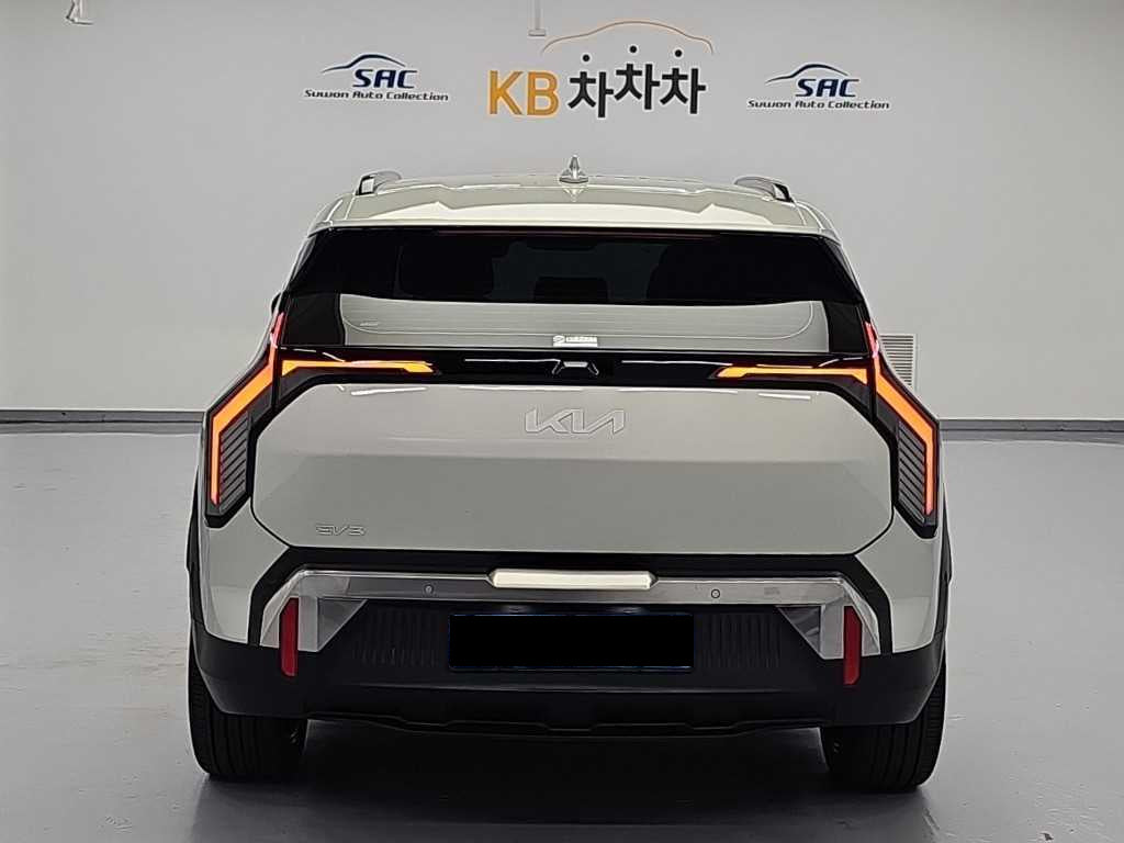 Kia EV3 — photo 03