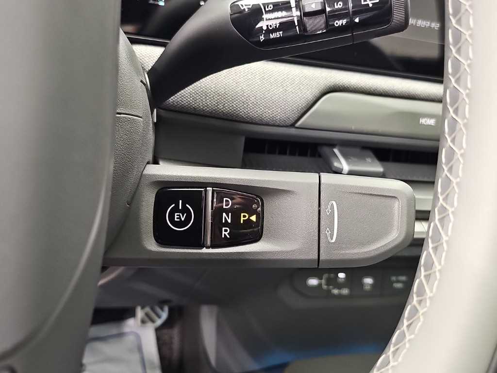 Kia EV3 — photo 08