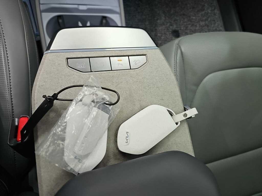 Kia EV3 — photo 17