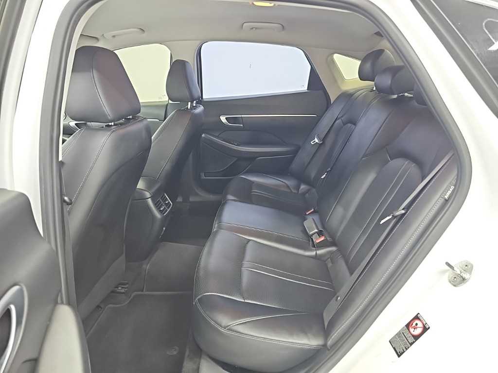 Hyundai Sonata — photo 12