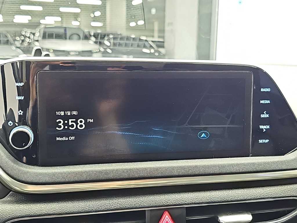 Hyundai Sonata — photo 13