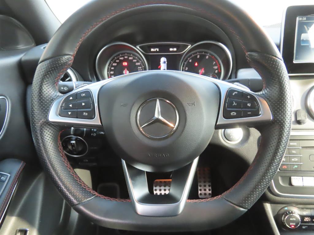 Mercedes-Benz CLA-Class — photo 09