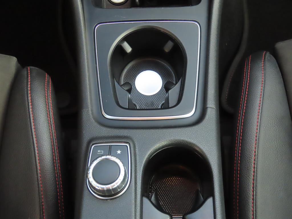 Mercedes-Benz CLA-Class — photo 11