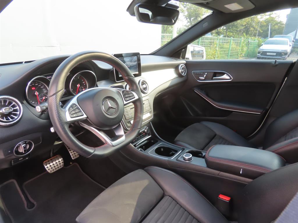 Mercedes-Benz CLA-Class — photo 15