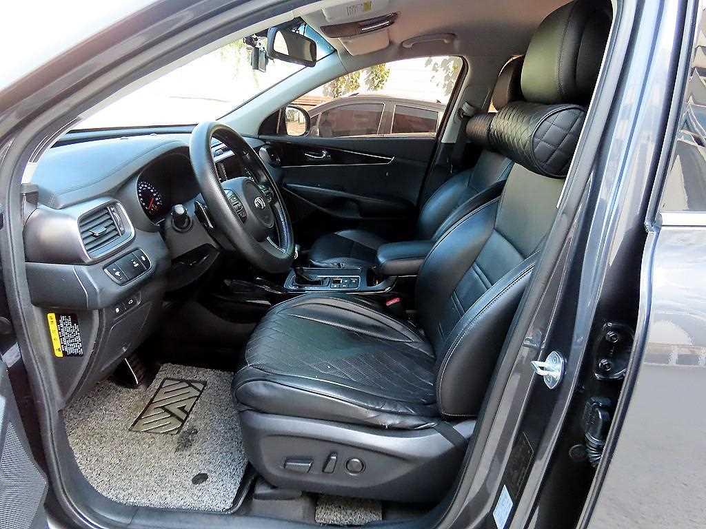 Kia Sorento — photo 05