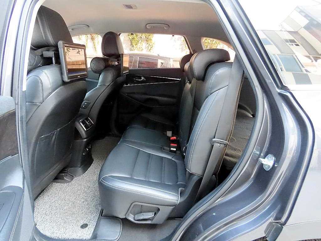 Kia Sorento — photo 06