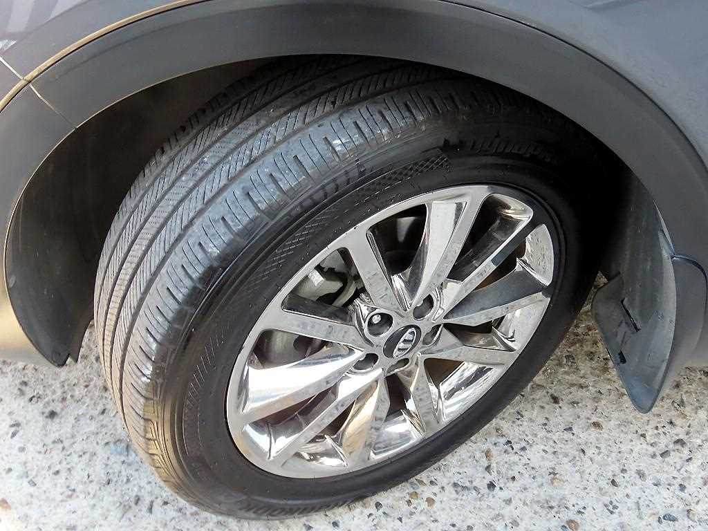 Kia Sorento — photo 20