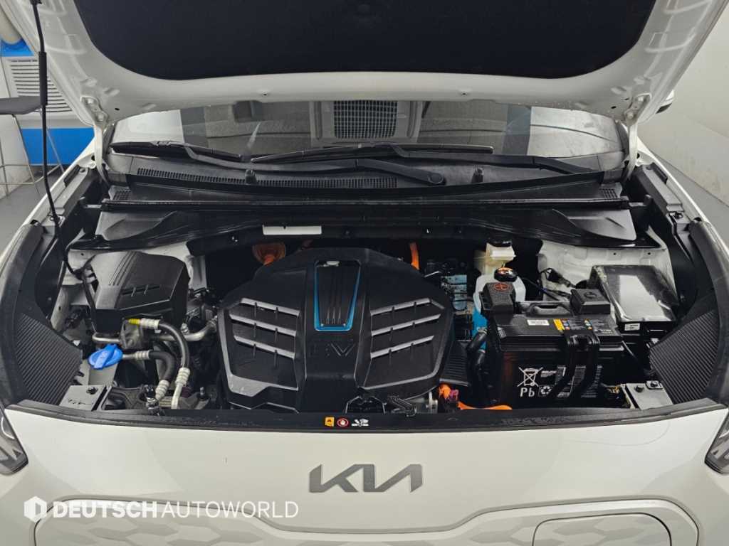 Kia Niro — photo 06